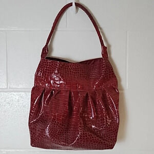 Burgundy Croc Embossed Handbag Purse Magnetic Snap Closure Approx 11"X10"